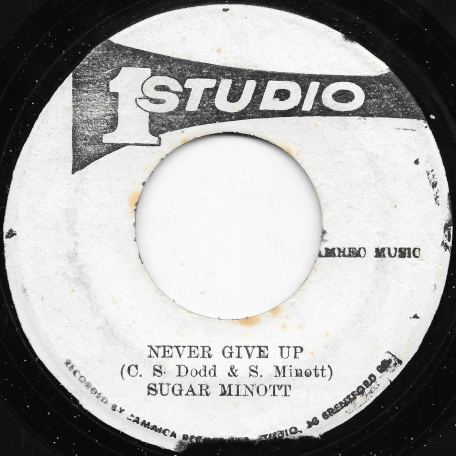 Never Give Up / Ver - Sugar Minott