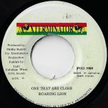 One That Are Close / Dub Vox - Roaring Lion